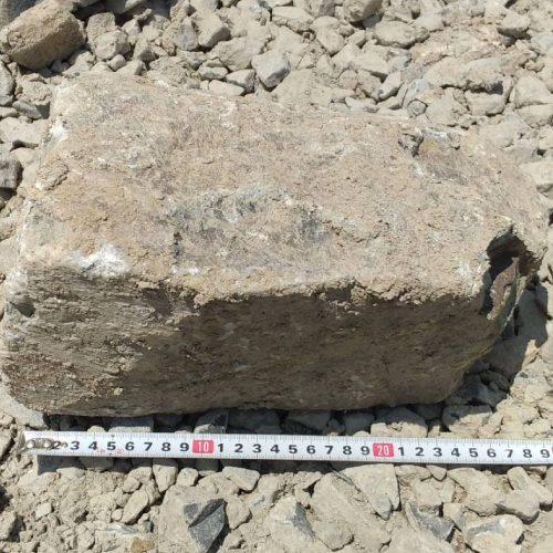 カゴ石(約15～20センチ角)