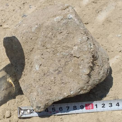 栗石(約5～15センチ角)